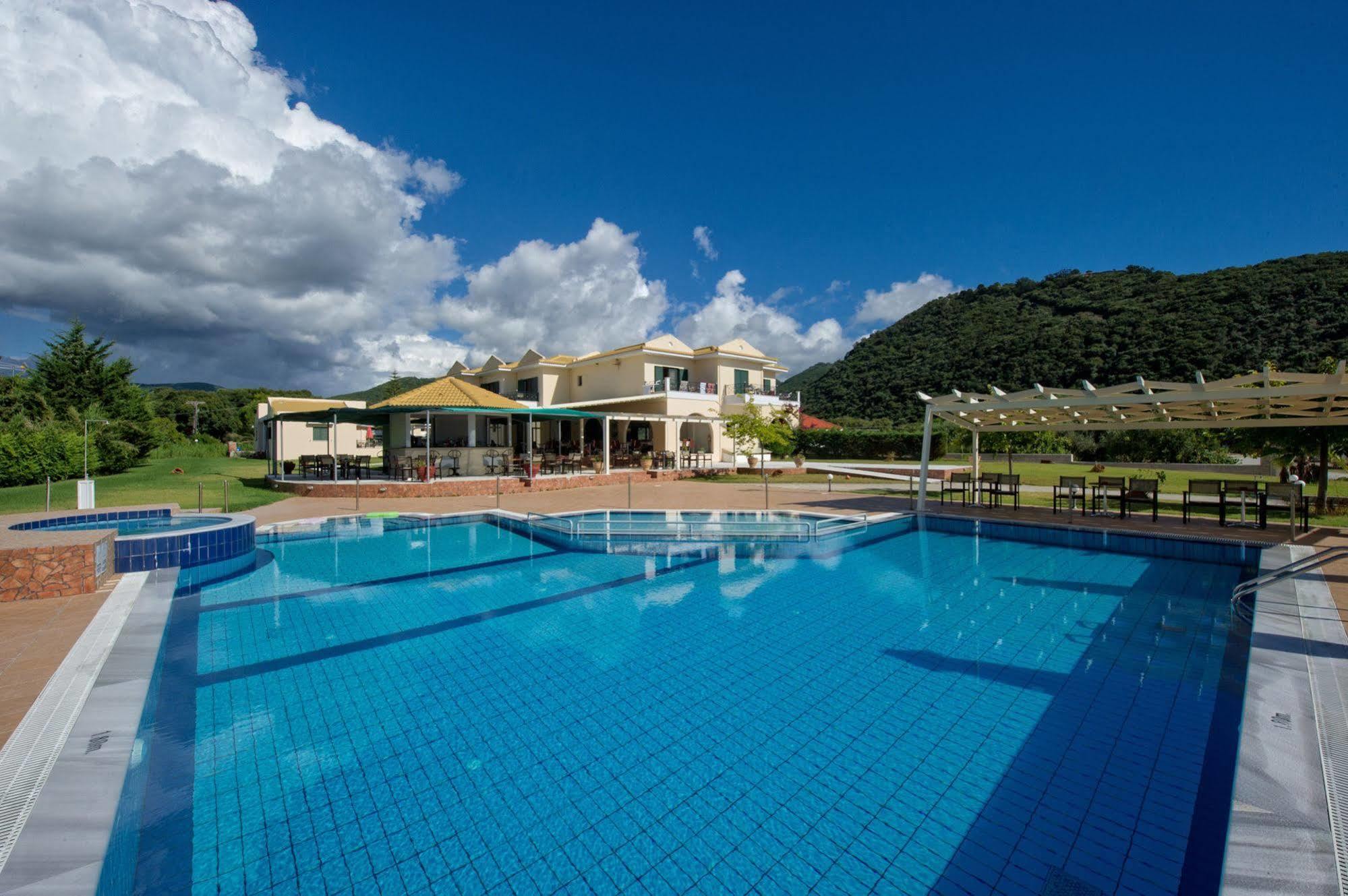 פרדיקה Coralli Hotel מראה חיצוני תמונה